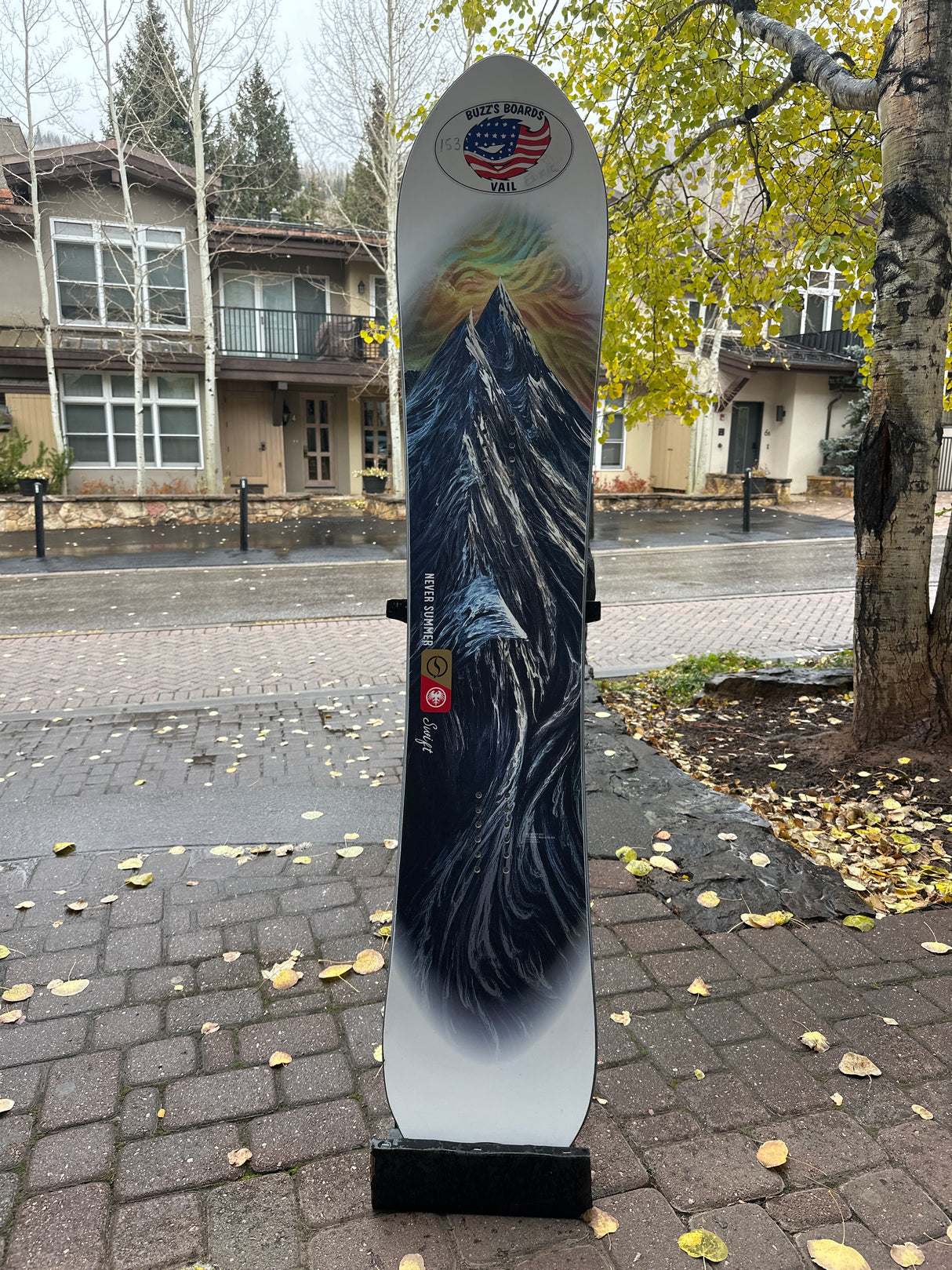 NEVER SUMMER Swift SNOWBOARD USED DEMO BOARD 2025