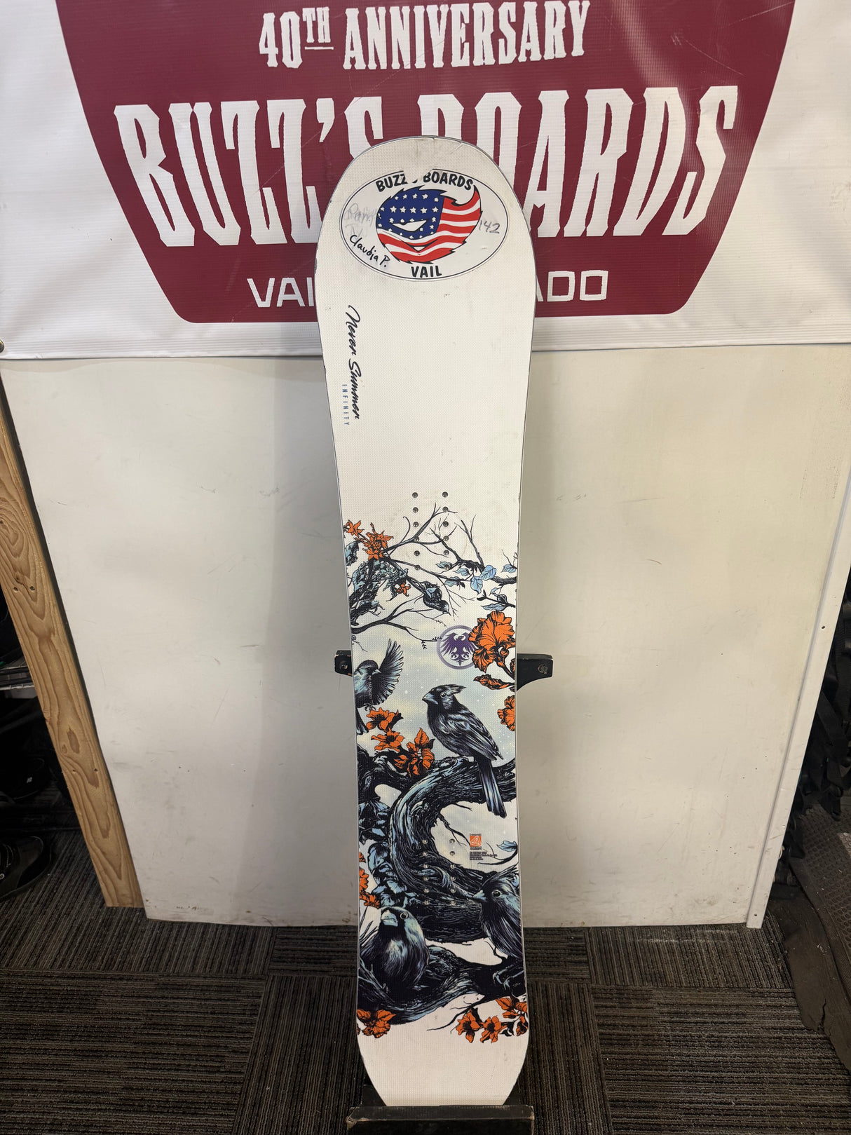 NEVER SUMMER INFINITY WOMEN'S SNOWBOARD DBD 2026