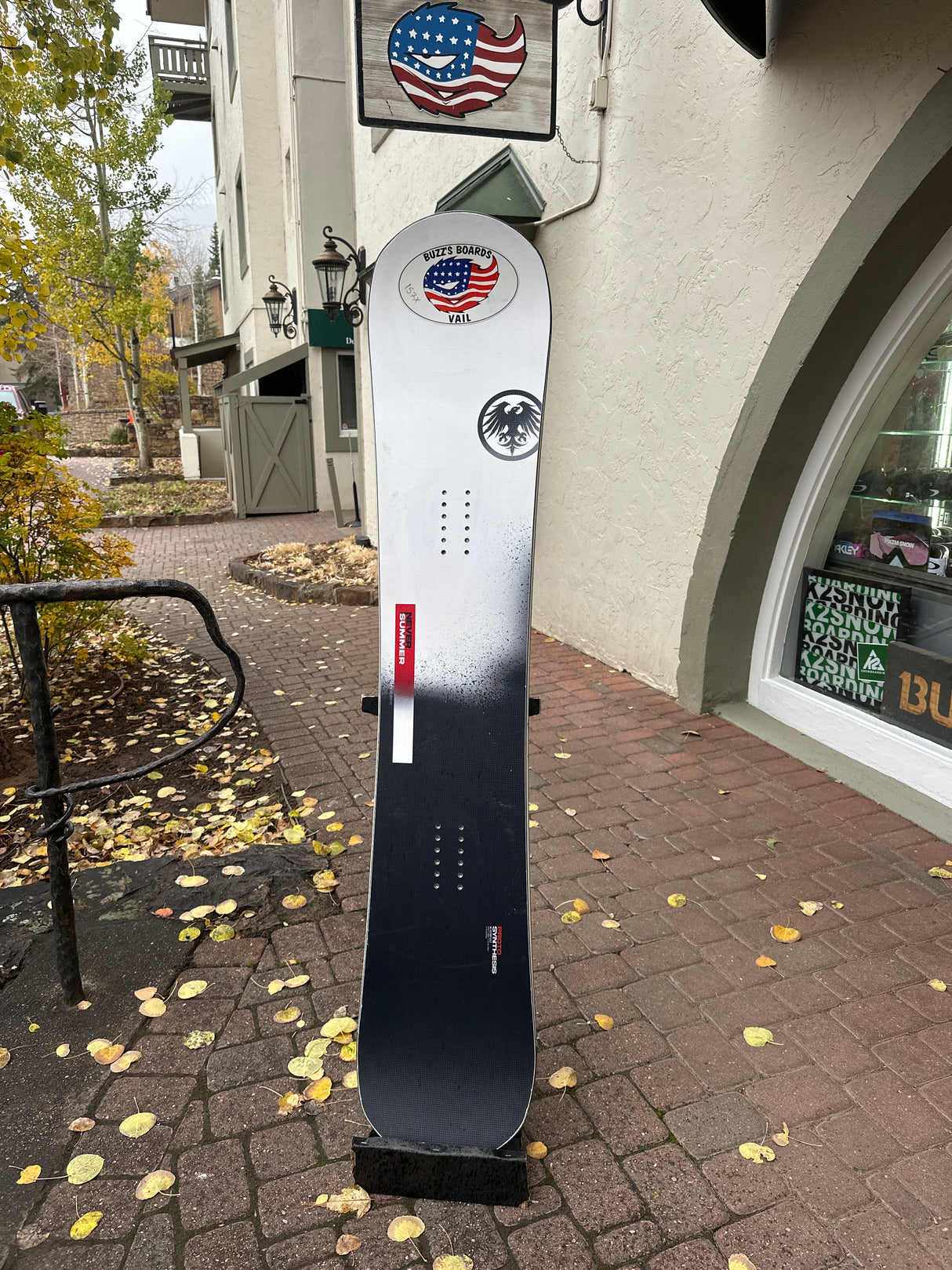 NEVER SUMMMER Men's Proto Synthesis SNOWBOARD USED DEMO BOARD 2025