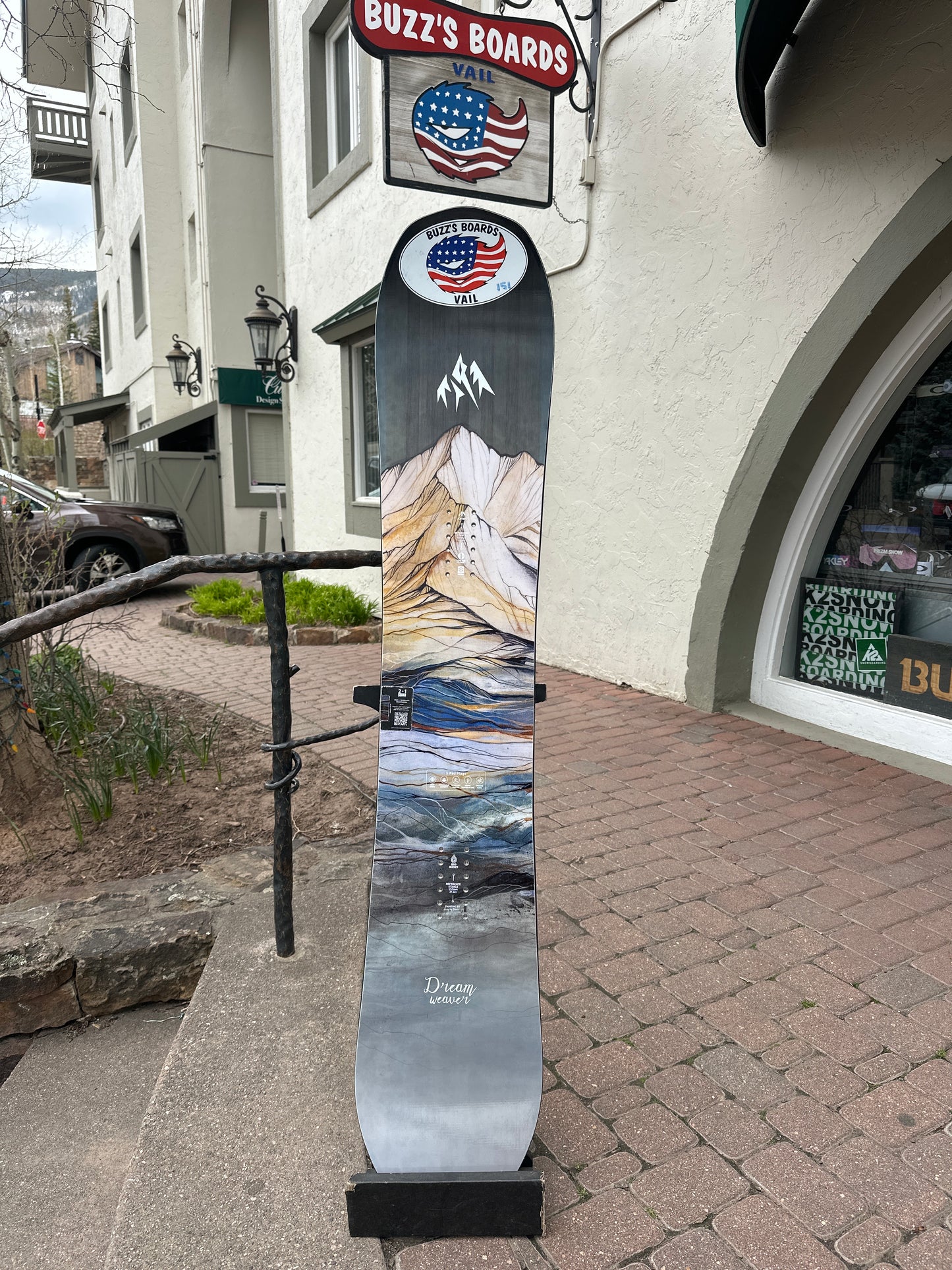 JONES DREAM WEAVER WOMEN’S SNOWBOARD USED DEMO BOARD 2025