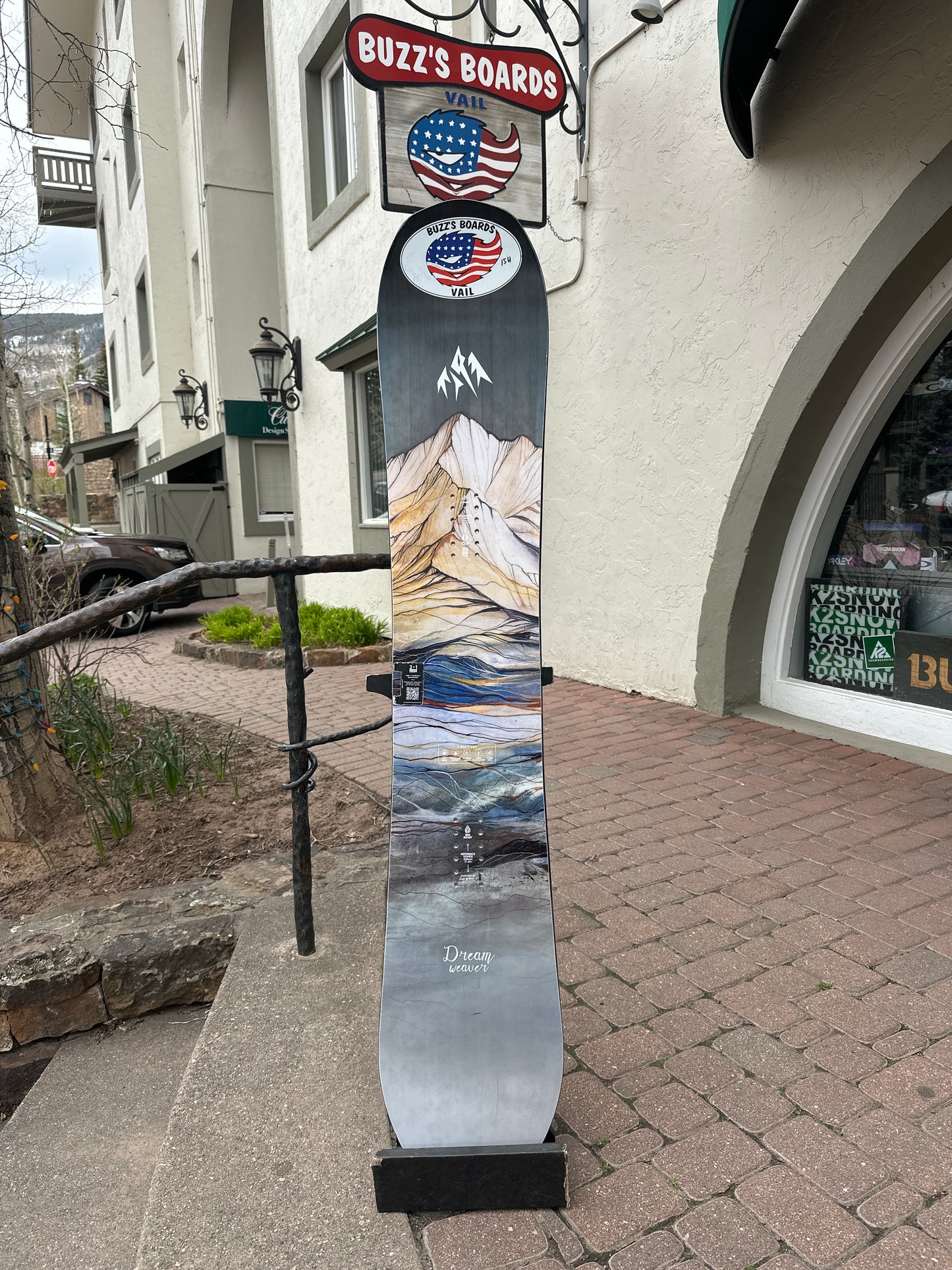 JONES DREAM WEAVER WOMEN’S SNOWBOARD USED DEMO BOARD 2025