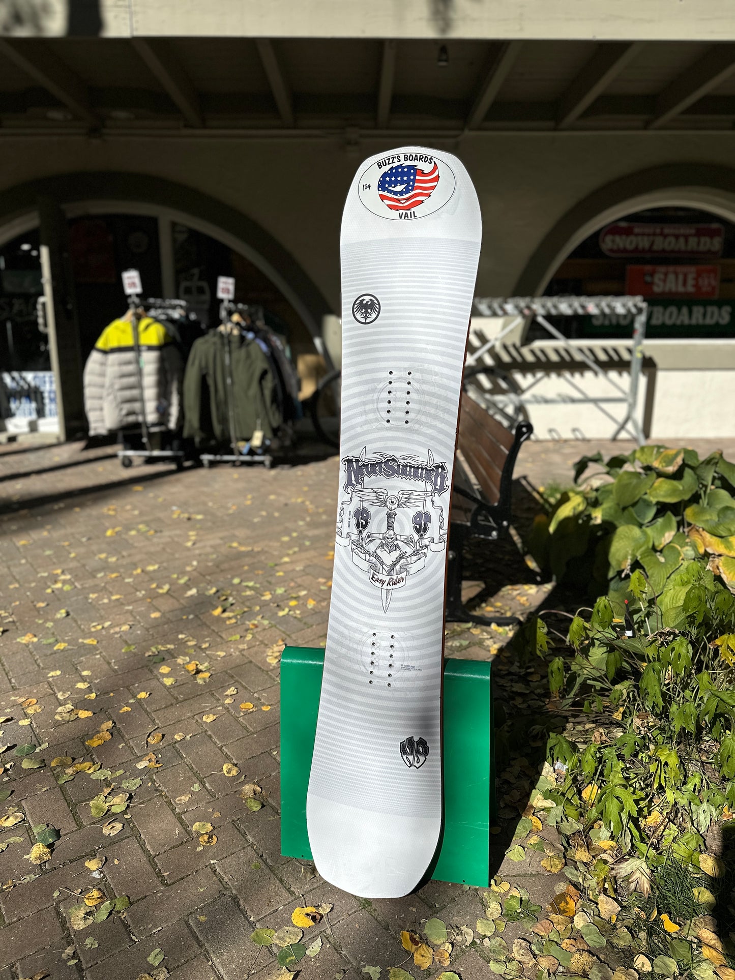 NEVER SUMMER EASY RIDER MEN'S DEMO SNOWBOARD 2024