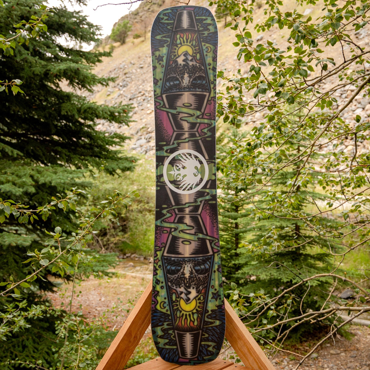 NEVER SUMMER LLAMA SNOWBOARD 2027