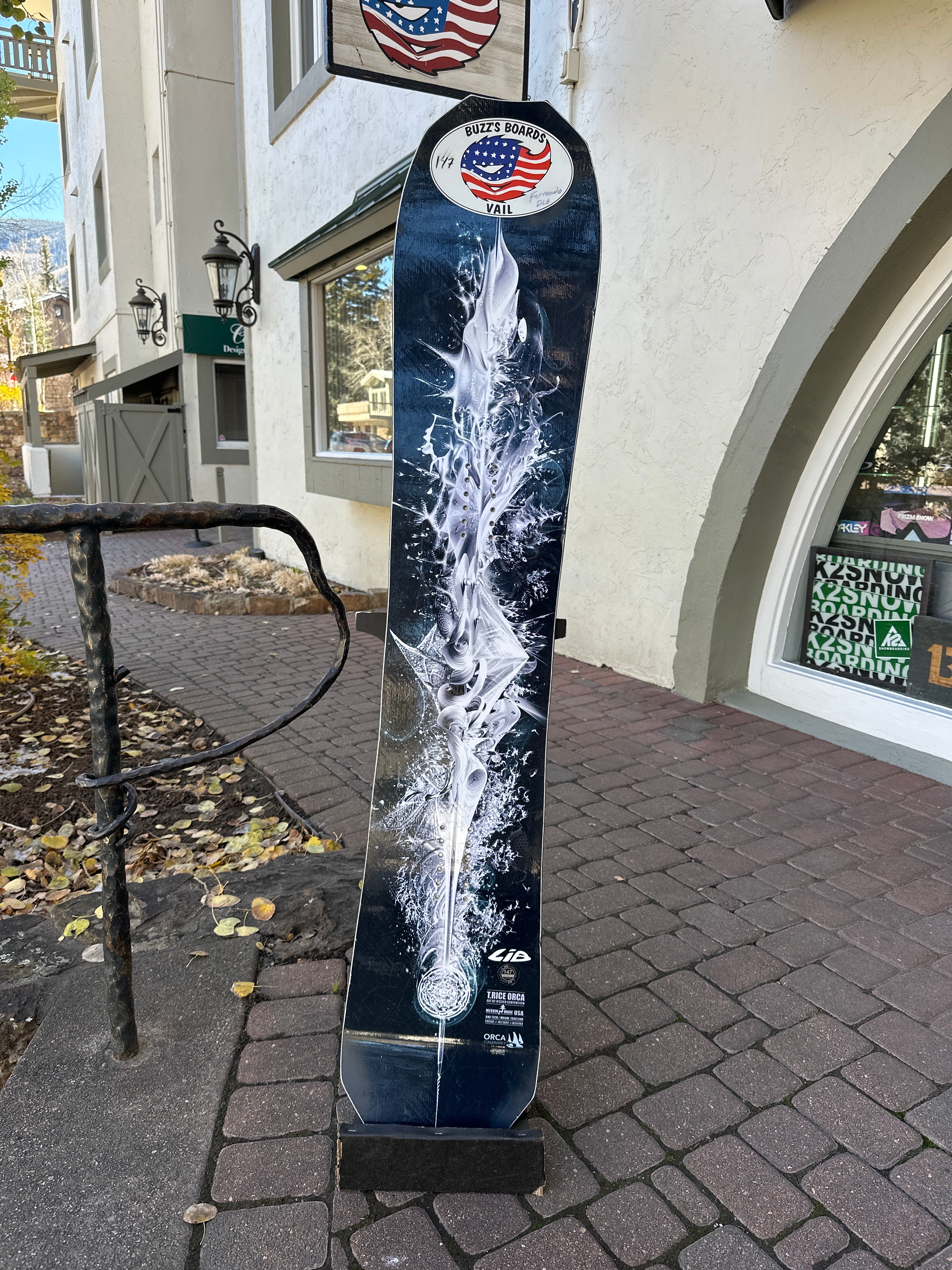 LIB TECH ORCA MEN'S SNOWBOARD USED DEMO BOARD 2025 – Buzz's Boards