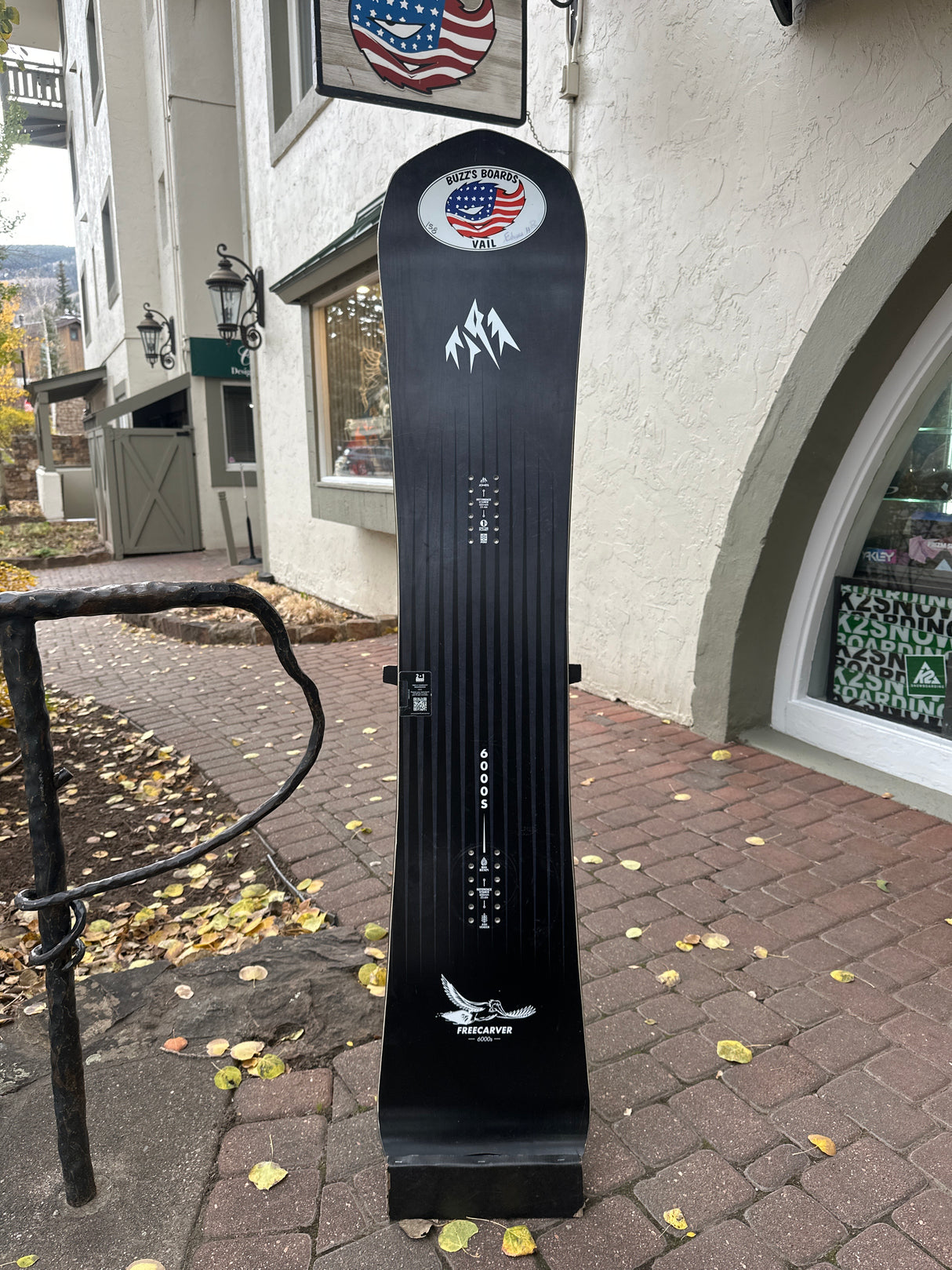 JONES FREECARVER 6000s MEN'S SNOWBOARD USED DEMO BOARD 2025