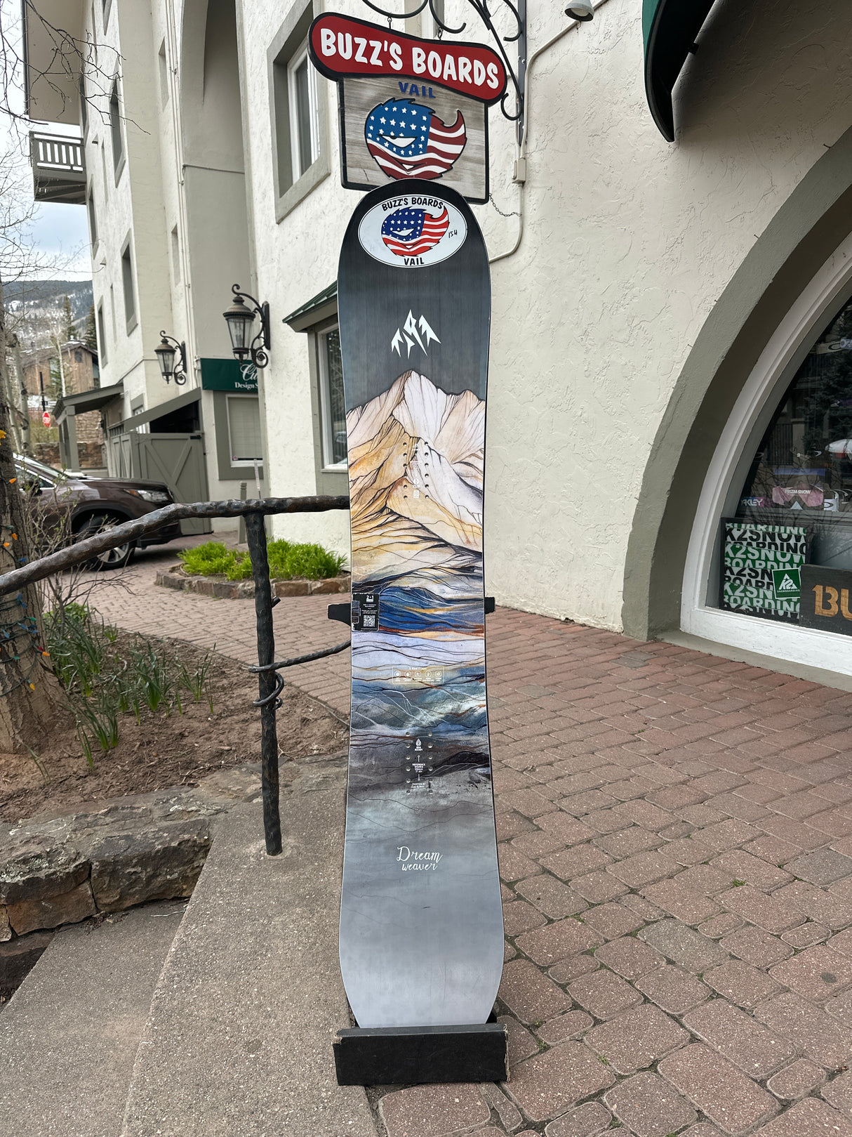 JONES DREAM WEAVER WOMEN’S SNOWBOARD USED DEMO BOARD 2025