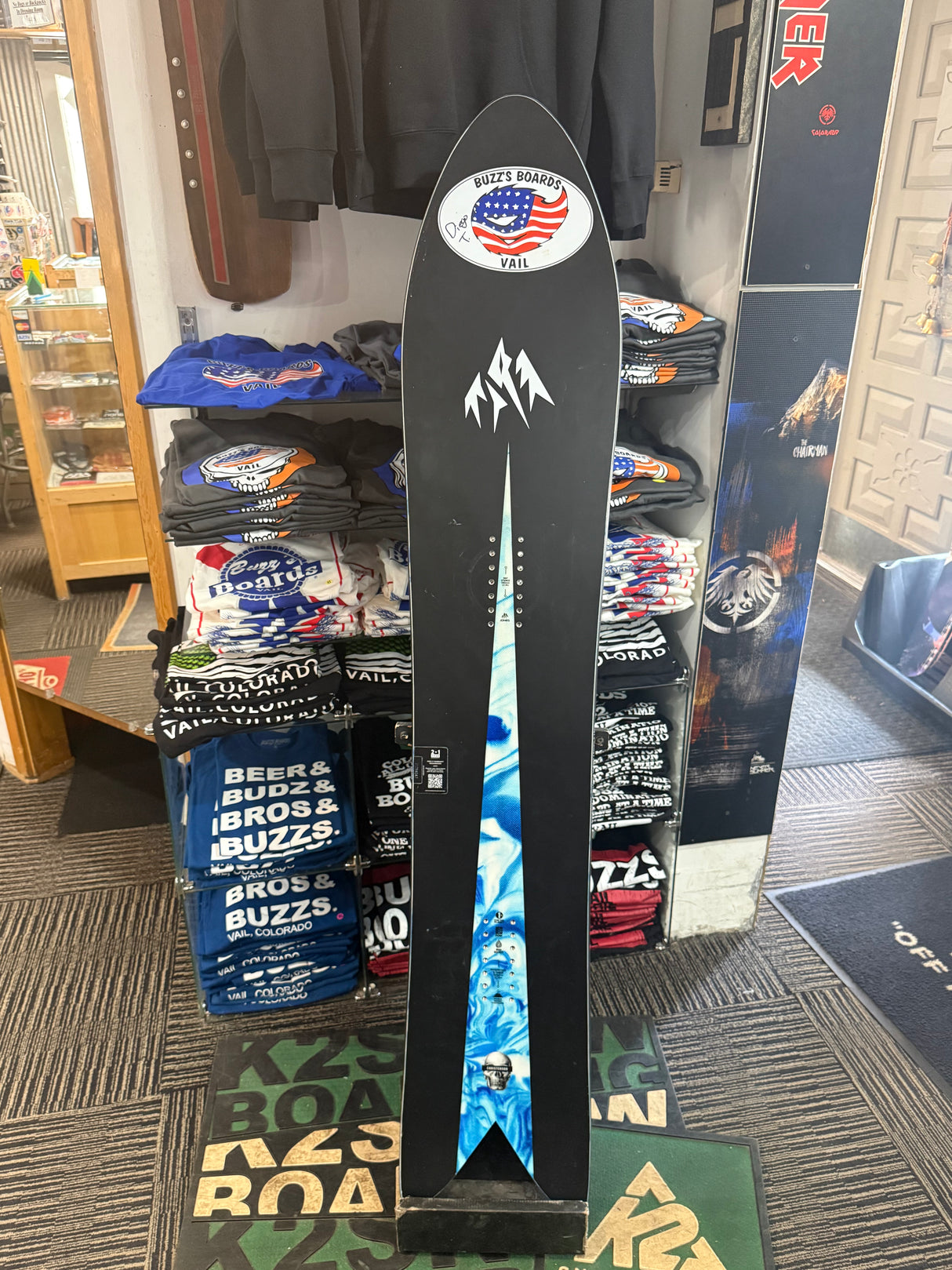 Jones Men’s Storm Wolf Snowboard DBD 2026